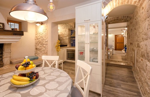 Hvar Old Town Villa | Luxurious 3-story late 15th century house in Old Town Hvar historic core