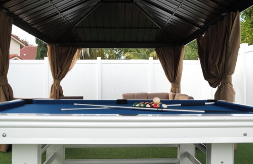 Margate House | Luxurious 3bedroom/2BA Home w/Heated Pool, A/C, Washer/Dryer, Wi-Fi, Hair Dryer