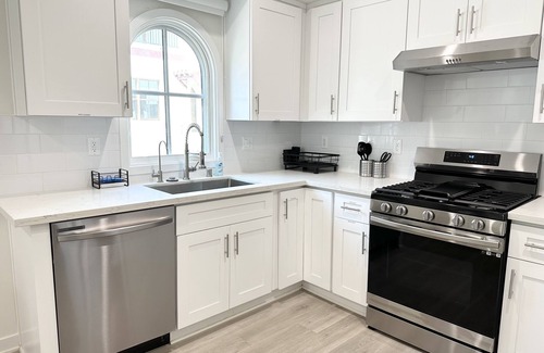 Lamanda Park House | Luxurious 3BR/3.5BA Home (Newly-built 2023/Quiet Community)