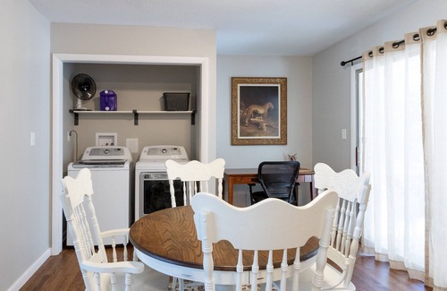 Westover House | Luxurious 3BR House near Fort Bragg