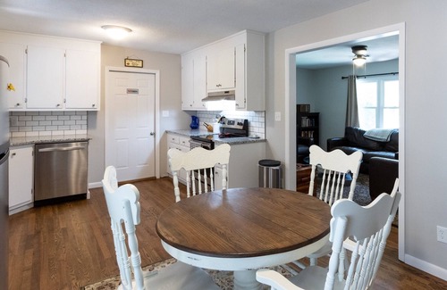 Westover House | Luxurious 3BR House near Fort Bragg
