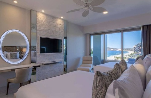El Tezal Apartment | Luxurious 4,198 sq ft OCEANFRONT SUITE. 3 bdrm, 3.5 bath, SPRING BREAK 2026