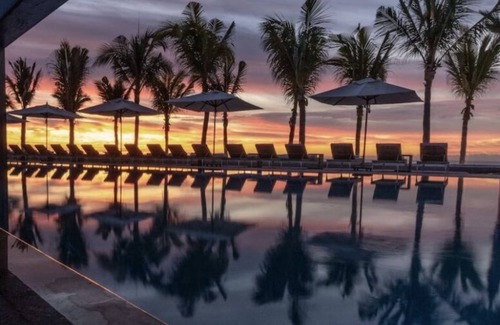 El Tezal Apartment | Luxurious 4,198 sq ft OCEANFRONT SUITE. 3 bdrm, 3.5 bath, SPRING BREAK 2026