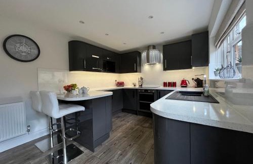 Stow-on-the-Wold House | Luxurious 4 bedroom home in the heart of the Cotswolds with Hot Tub!