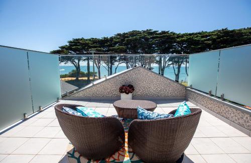 St Leonards House | Luxurious 4 Bedroom House with Stunning Beach view in St Leonards