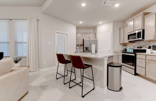 Leon Junction House | Luxurious 4-Bedroom House