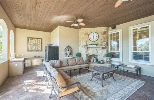 Kingsbury House | Luxurious 4-Bedroom Oasis with Private Pool