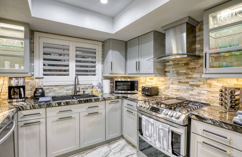 Summerlin House | Luxurious 4 Bedroom Villa With a Pool