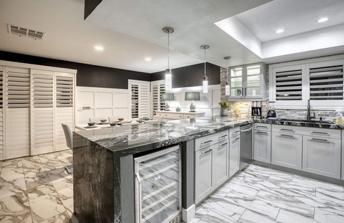 Summerlin House | Luxurious 4 Bedroom Villa With a Pool