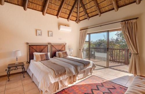 Leeupoort Villa | Luxurious 4 Bedroom Villa 94