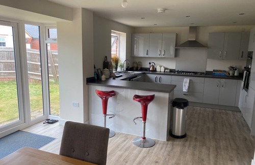 Marston Moretaine House | Luxurious 4 br detached house in cul-de-sac ideal for family or group of friends