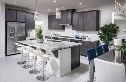 Roseville Villa | Luxurious 4BR Villa!