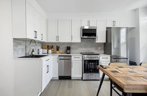 Sainte-Marie Apartment | Luxurious 4BR with Sunny Deck Balcony