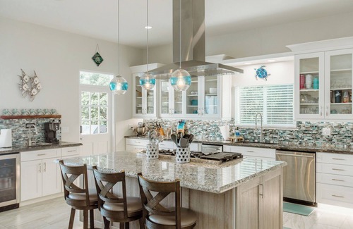 Cotton Valley Villa | Luxurious 5-bedroom villa Ocean Front, BEACH ACCESS