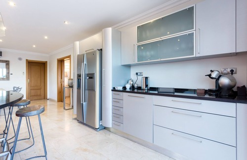 Praia da Luz Villa | Luxurious 5 Bedroom Villa With Private Pool, Hot Tub And Stunning Sea Views