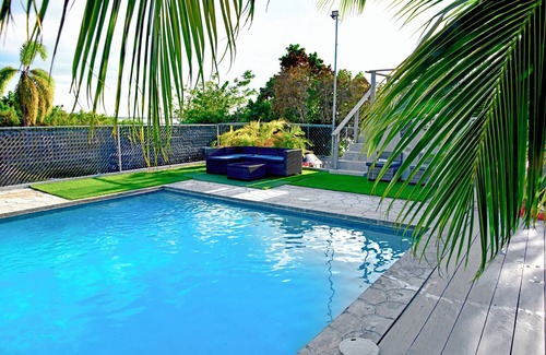 Black River Villa | Luxurious 5-Bedroom Beachfront Paradise - Private Ensuites - Black River Jamaica