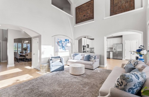 Falconhead House | Luxurious 5-bedroom Rental with Pool, Hot Tub and Putting Green!