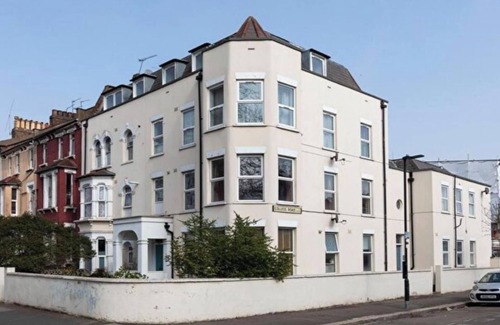 Seven Sisters Apartment | Luxurious 5-Bedroom Retreat Near Tottenham Hotspur Stadium