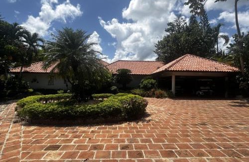 Los Lagos Villa | Luxurious 5-bedroom Villa Oasis in Casa de Campo