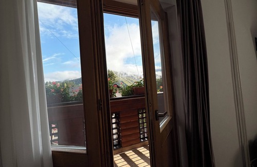 Sinaia Villa | Luxurious 5-bedroom villa with sauna,fireplace,grill place in beautiful Sinaia