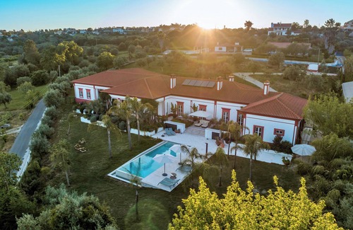 Tomar Villa | Luxurious 5-bedroom villa with AC, saltwater pool and lush gardens in Tomar