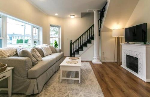 Sylvan Beach House | Luxurious 5 BR Home in the Heart of Sylvan Beach