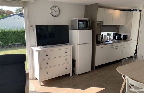 Groot Valkenisse House | Luxurious 5-person holiday chalet in Valkenisse 100 meters from the beach