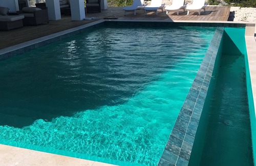 William's Town Villa | Luxurious 5000 sq ft Beachfront Villa ON TROPIC OF CANCER BEACH