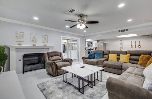 The Colony House | Luxurious 5BR/2B Home with Pool, Grill, Sauna & Game Room