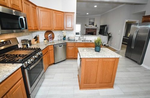 Wellborn House | Luxurious 5BR/3BA house in the heart of College Station