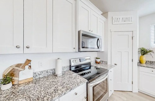 Mountain Green House | Luxurious 6-Bedroom Retreat Near Bear Lake – Sleeps 23, Modern Amenities, Year-Round Adventures!