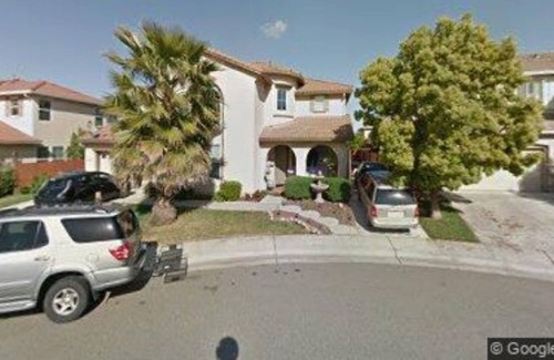 North Natomas House | Luxurious 6 bedroom home + whimsical garden