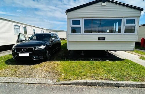 Porthcawl House | Luxurious 6 Sleeper Caravan Trecco Bay Essentials Included