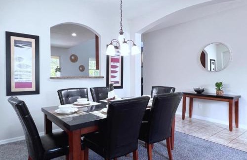 Veranda Palms House | Luxurious 6Bd Pool Haven Refreshing and Chic-4464N home