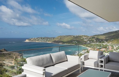 Morne Criquet Villa | Luxurious 7 BDRM Villa w Ocean Views