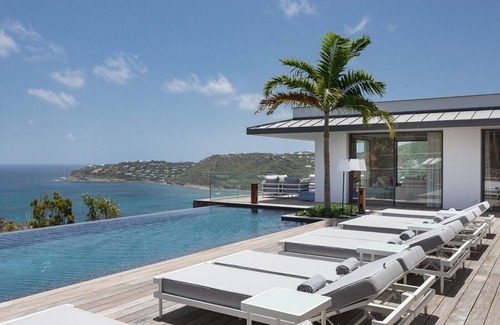 Morne Criquet Villa | Luxurious 7 BDRM Villa w Ocean Views