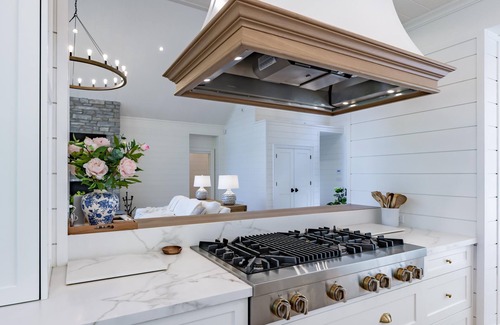 Seguin Cottage | Luxurious 7 bed 7 bath cottage on Lake Rosseau! Sauna! Gym!