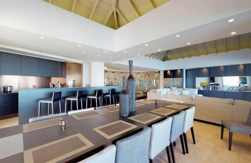 Marigot Villa | Luxurious 7 bedroom Epicure villa with panoramic ocean view