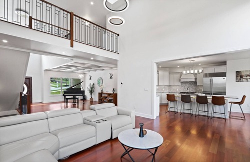 Crown Point House | Luxurious 7000 SqFt Mansion, Chef’s Kitchen, 800 SqFt Deck, 1200 SqFt Patio