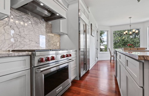 Crown Point House | Luxurious 7000 SqFt Mansion, Chef’s Kitchen, 800 SqFt Deck, 1200 SqFt Patio