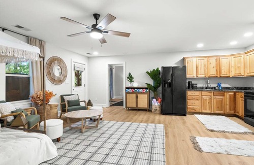 Swannanoa House | Luxurious 7BR Asheville Retreat with Hot Tub, Sauna, Game Room & Mountain Views