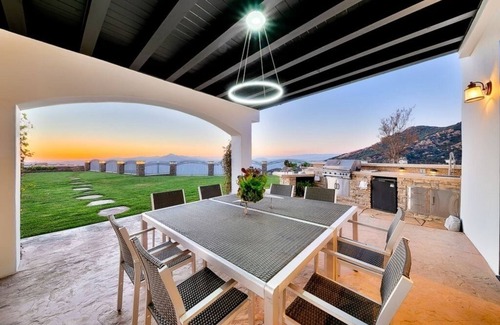 Malibu House | Luxurious 8-bedroom malibu Skyview estate With endless Stunning mountain views.