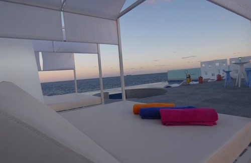 San Tumas Villa | Luxurious 8 Bedroom Villa with indoor pool & sauna