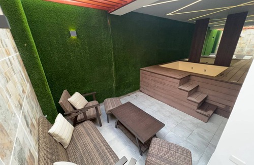 Mendoza Apartment | Luxurious accommodation with private Jacuzzi.