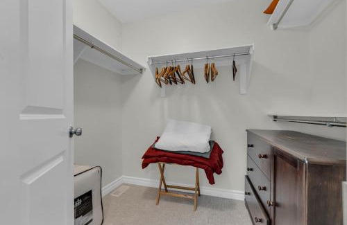 Ottawa Division Villa | Luxurious and Beautiful, Ottawa