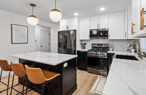 Northeast Minneapolis House | Luxurious and Comfortable Duplex!