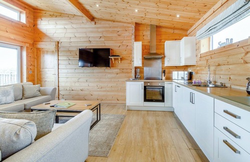 Hollym Ski Chalet | Luxurious and contemporary Finnish log lodge.