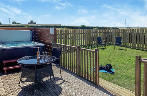 Hollym Ski Chalet | Luxurious and contemporary Finnish log lodge, perfect for a relaxing break away with your pet(s).