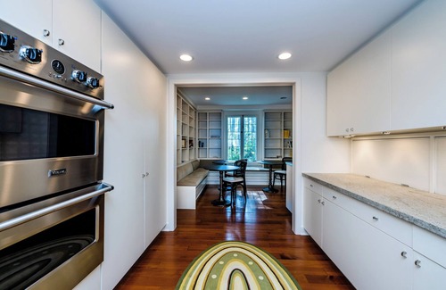 Stevensville House | Luxurious and Private Lakefront Estate!
