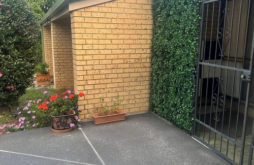 Browns Plains House | Luxurious and Stylish Single Rooms on Browns Plains